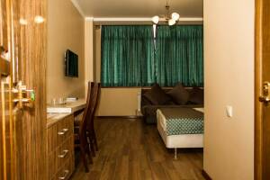 Изображение Изображение: 4-х местный номер без балкона #1 #2