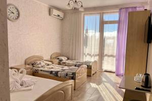 Изображение Изображение: Стандартный 4х-местный с балконом #1 #3