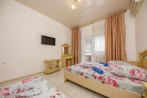 Изображение Изображение: Трехместный «Стандарт» с балконом #1 #2