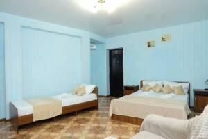 Изображение Изображение: «ЛЮКС» с кухней и балконом 3−5 мест #1 #2