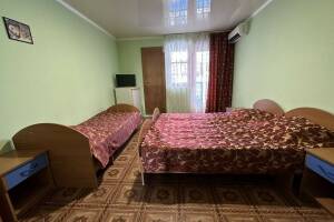 Изображение Изображение: Трехместный номер с удобствами #1 #2