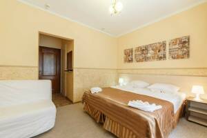 Изображение Изображение: «Полулюкс» 3-х местный без балкона #1 #4