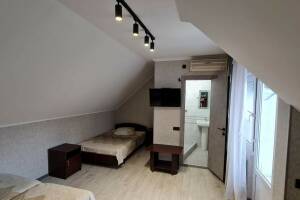 Изображение Изображение: 3-х местный «Стандарт» с балконом #1 #5