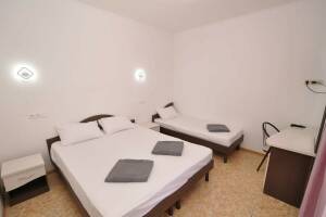 Изображение Изображение: Трехместный «Полулюкс» с балконом #1 #2