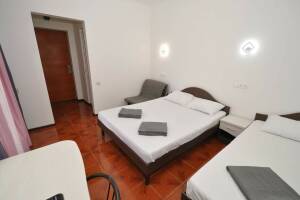 Изображение Изображение: Четырехместный «Полулюкс» с балконом #1 #3