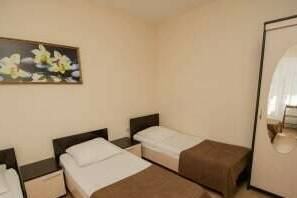 Изображение Изображение: 3-х местный номер, раздельные кровати (№ 6) #1 #6