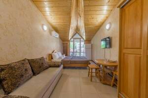 Изображение Изображение: Трехместный номер с балконом #1 #6