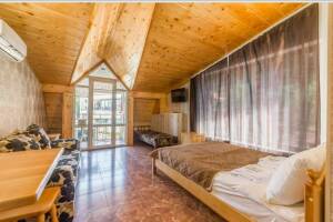 Изображение Изображение: Четырехместный номер с балконом #1 #7