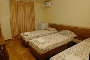 Изображение Изображение: Трехместный «Стандарт» с тремя кроватями #1 #5