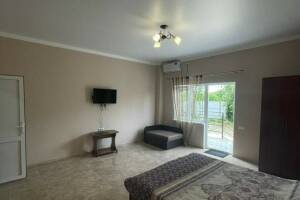 Изображение Изображение: Стандартный номер с одной двуспальной кроватью #1 #2