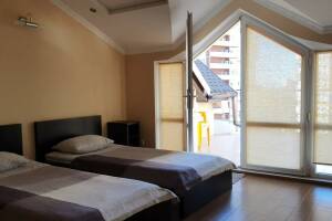 Изображение Изображение: Двухместный номер с раздельными кроватями № 8 #1 #3