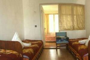 Изображение Изображение: 4-х местная комната с удобствами во дворе #1 #4