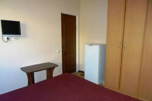 Изображение Изображение: Двухместный номер без балкона с видом на горы #1 #3