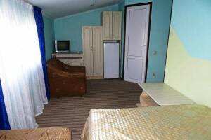 Изображение Изображение: Трехместный номер без балкона с видом на горы #1 #6