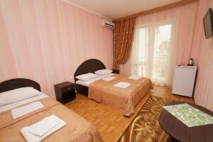 Изображение Изображение: Трехместный «Стандарт» с балконом #1 #3