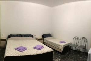 Изображение Изображение: Трехместная семейная комната «Комфорт» #1 #2