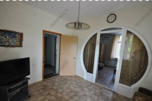 Изображение Изображение: Отдельный 3-х комнатный номер на первом этаже #1 #2