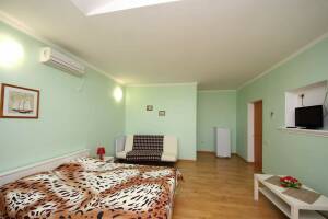 Изображение Изображение: Однокомнатный 4-х местный номер #1 #2