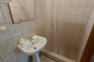 Изображение Изображение: Трехместный номер Комфорт с кондиционером #1 #7