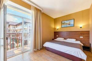 Изображение Изображение: Трехместный «Стандарт» с балконом #1 #4