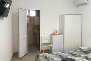 Изображение Изображение: Комната на двух человек с удобствами на 2 этаже #1 #2