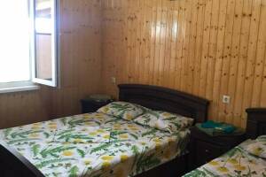 Изображение Изображение: № 2 Номер с удобствами на 3−4 человека #1 #2