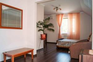 Изображение Изображение: Трехместный номер с удобствами № 4 #1 #4