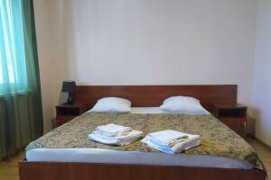 Изображение Изображение: Двухместный номер с балконом (двуспальная кровать) #1 #4