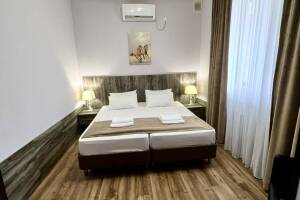 Изображение Изображение: 2-х местный номер с балконом #1 #8