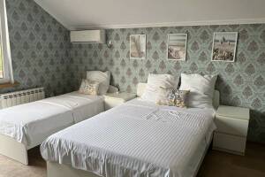 Изображение Изображение: Трехместный номер с балконом #1 #5