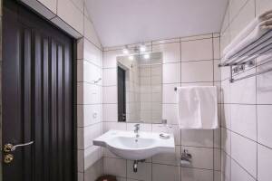 Изображение Изображение: Четырехместный с двухъярусной кроватью и балконом #1 #3