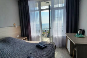 Изображение Изображение: 2-х местный номер «Комфорт» с видом на море #1 #4