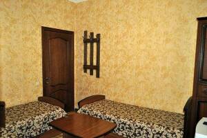 Изображение Изображение: 3-х местный номер с удобствами #1 #2