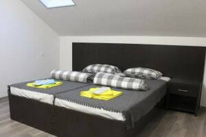 Изображение Изображение: Двухместный номер на мансардном этаже #1 #5