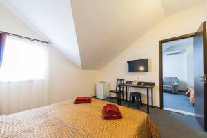 Изображение Изображение: 2-х комнатный номер (категория 9) #1 #9