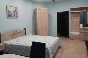 Изображение Изображение: Большая студия, окна в пол, до 6 гостей, 3 этаж #1 #10