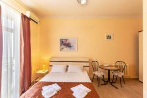 Изображение Изображение: Двухместный «Стандарт» с двухспальной кроватью #1 #2