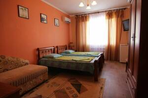 Изображение Изображение: 2-х, 3-х местный номер «Комфорт плюс» #1 #4