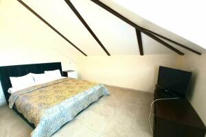 Изображение Изображение: Большие двухкомнатные апартаменты #1 #2