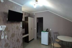 Изображение Изображение: Двухкомнатный семейный"Люкс" с балконом на 4 места #1 #4