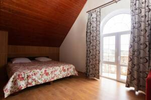 Изображение Изображение: Этаж под ключ (5-и местный номер) с видом на море #1 #4