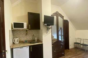 Изображение Изображение: Трехместный номер с балконом в мансарде, 4 этаж #1 #10