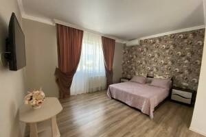 Изображение Изображение: Люкс с балконом № 202 #1 #2