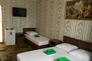 Изображение Изображение: Трёхместный номер Комфорт #1 #6