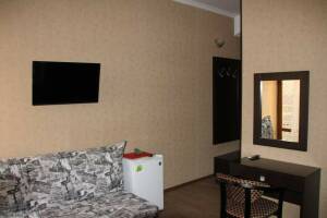 Изображение Изображение: Трехместный номер с балконом #1 #2