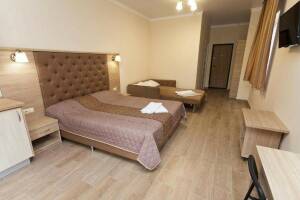 Изображение Изображение: 4-х местный «Полулюкс» (3 этаж) #1 #4