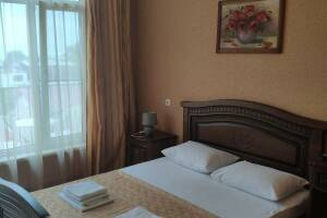 Изображение Изображение: 3-х местный номер с балконом #1 #3