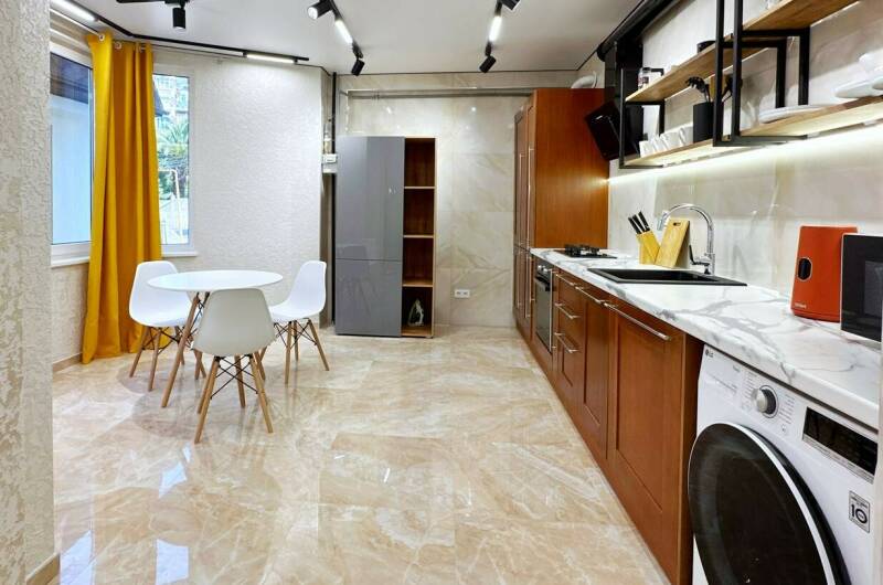 Изображение Изображение квартиры &quot;Просторная студия со стильным ремонтом&quot; #11 #9