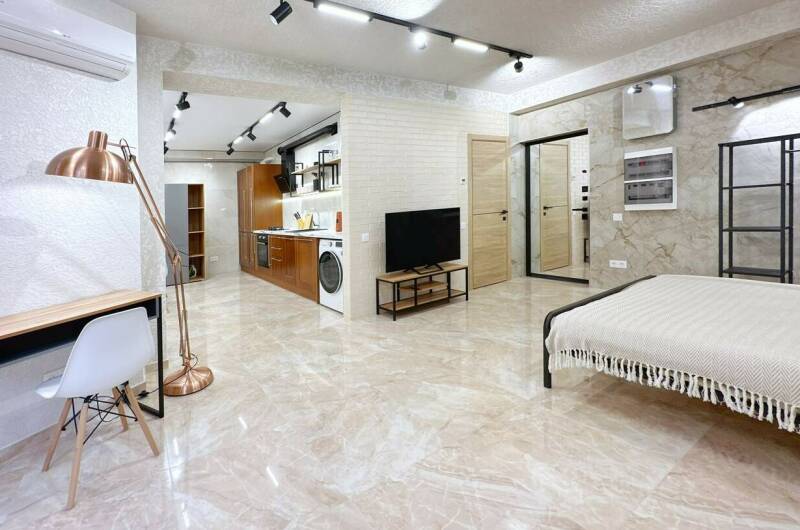 Изображение квартиры "Просторная студия со стильным ремонтом" #1