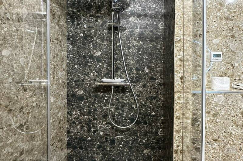 Изображение Изображение квартиры &quot;Просторная студия со стильным ремонтом&quot; #5 #3